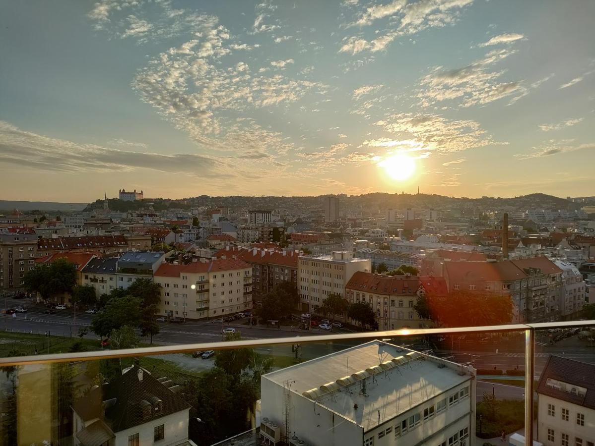 Cozy 2 Rooms Flat - Castle View Bratislava Luaran gambar